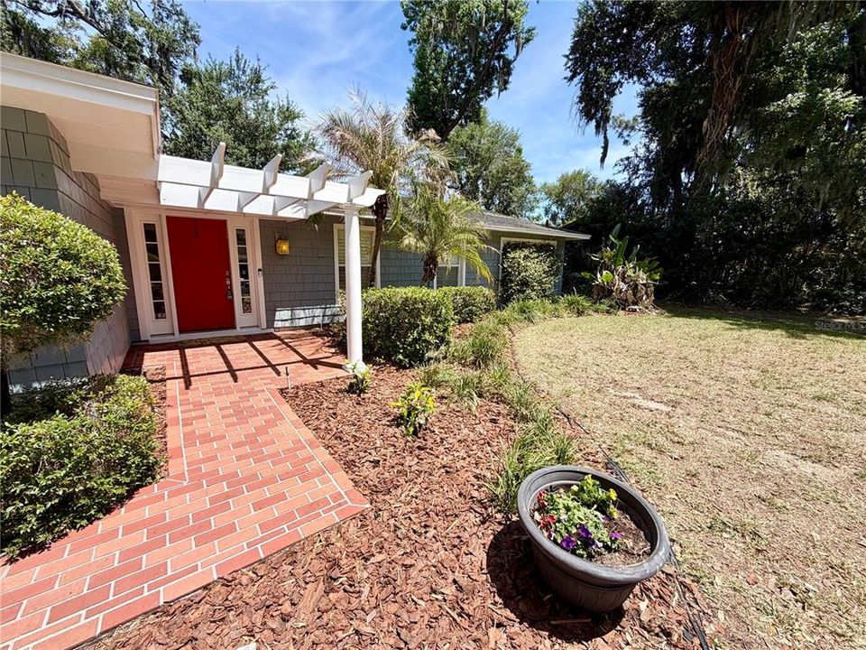 En Venta: $395,000 (3 camas, 2 baños, 1940 Pies cuadrados)