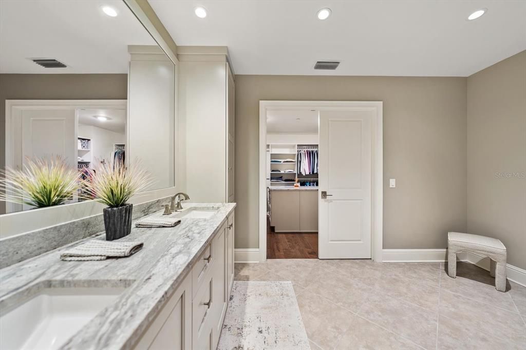 For Sale: $2,000,000 (3 beds, 2 baths, 2348 Square Feet)