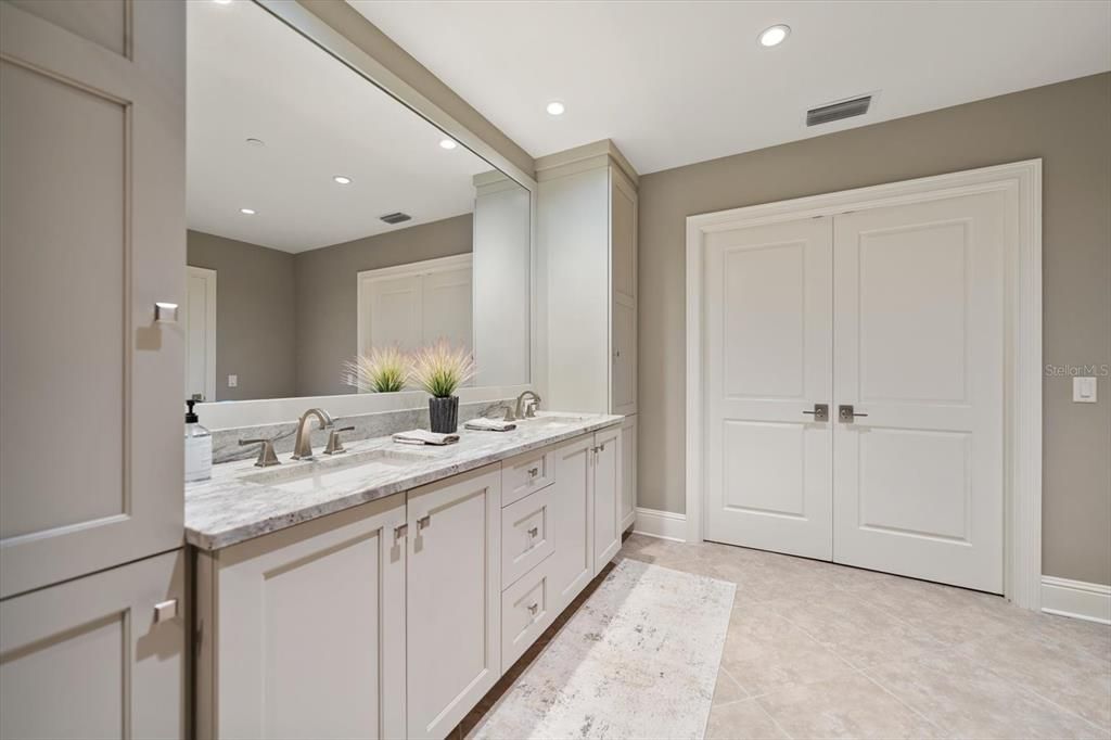 For Sale: $2,000,000 (3 beds, 2 baths, 2348 Square Feet)
