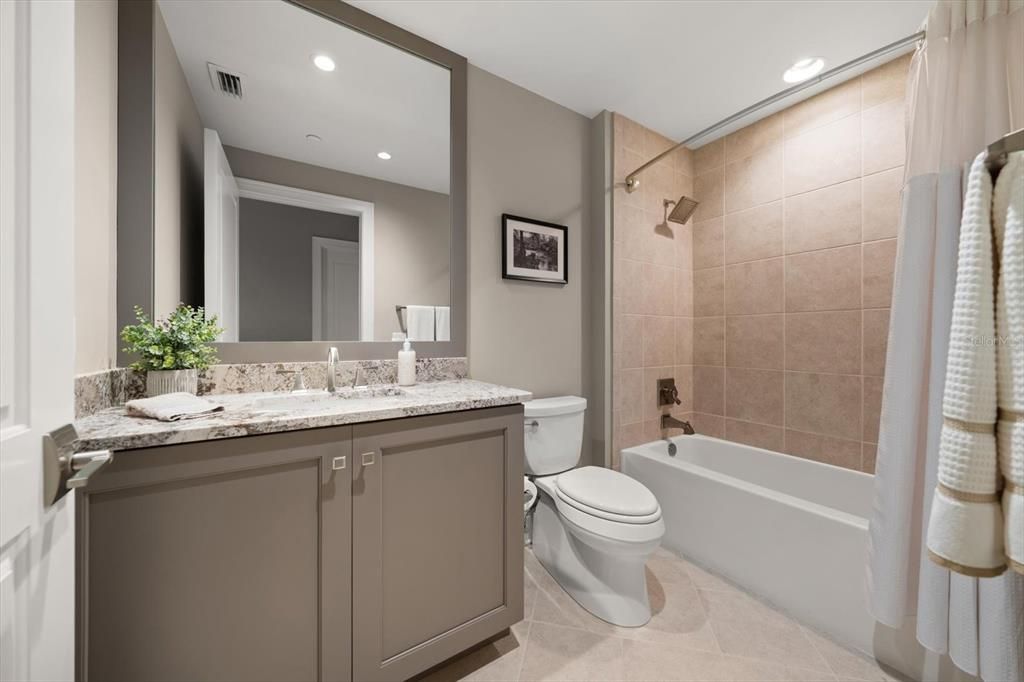For Sale: $2,000,000 (3 beds, 2 baths, 2348 Square Feet)