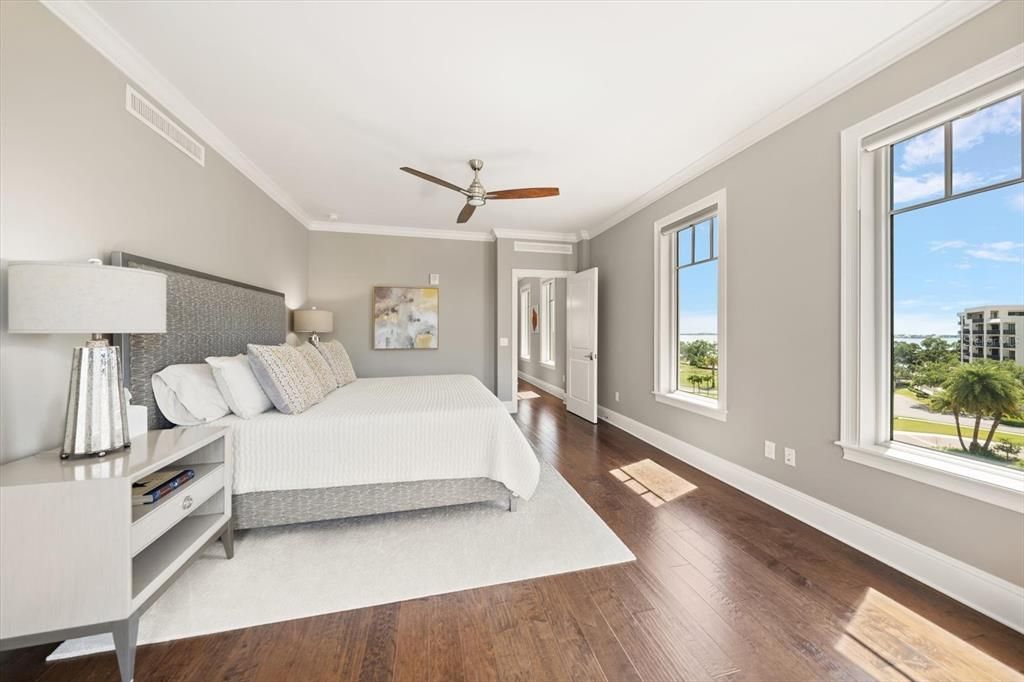 For Sale: $2,000,000 (3 beds, 2 baths, 2348 Square Feet)