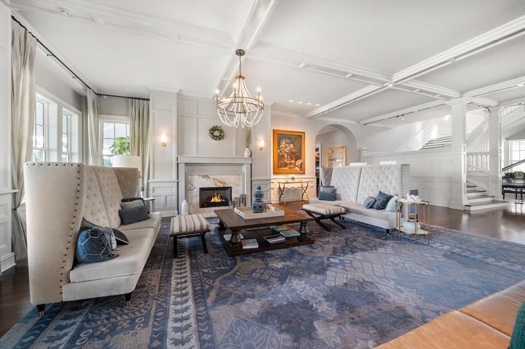 For Sale: $2,000,000 (3 beds, 2 baths, 2348 Square Feet)