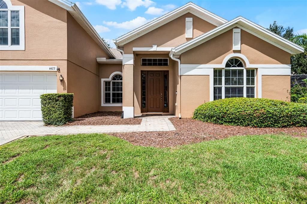 Activo con contrato: $540,000 (4 camas, 3 baños, 3173 Pies cuadrados)