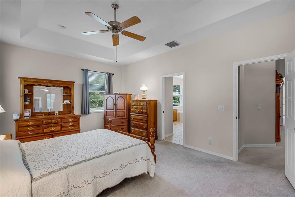 Activo con contrato: $540,000 (4 camas, 3 baños, 3173 Pies cuadrados)