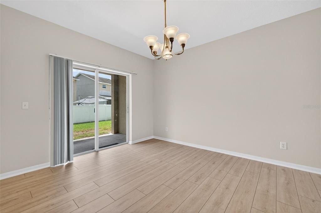 Active With Contract: $228,500 (2 beds, 2 baths, 1297 Square Feet)