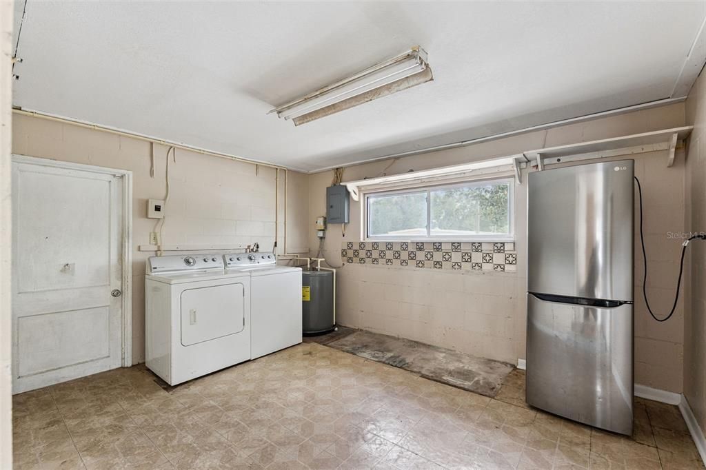 На продажу: $365,000 (3 спален, 2 ванн, 1569 Квадратных фут)