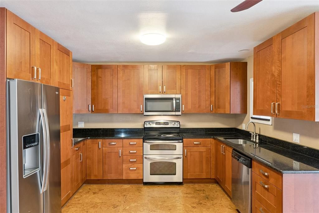 На продажу: $365,000 (3 спален, 2 ванн, 1569 Квадратных фут)