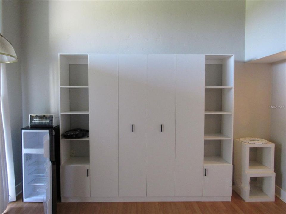 В аренду: $695 (0 спален, 1 ванн, 411 Квадратных фут)