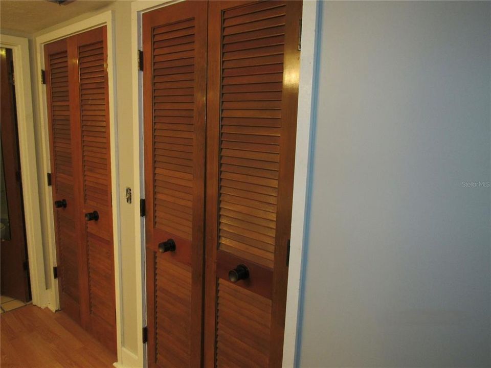 В аренду: $695 (0 спален, 1 ванн, 411 Квадратных фут)