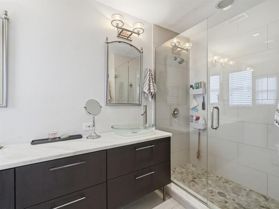 Activo con contrato: $650,000 (4 camas, 2 baños, 1970 Pies cuadrados)