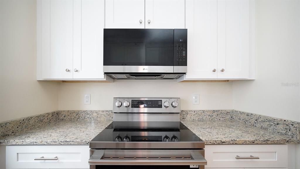 Active With Contract: $3,000 (3 beds, 2 baths, 1224 Square Feet)