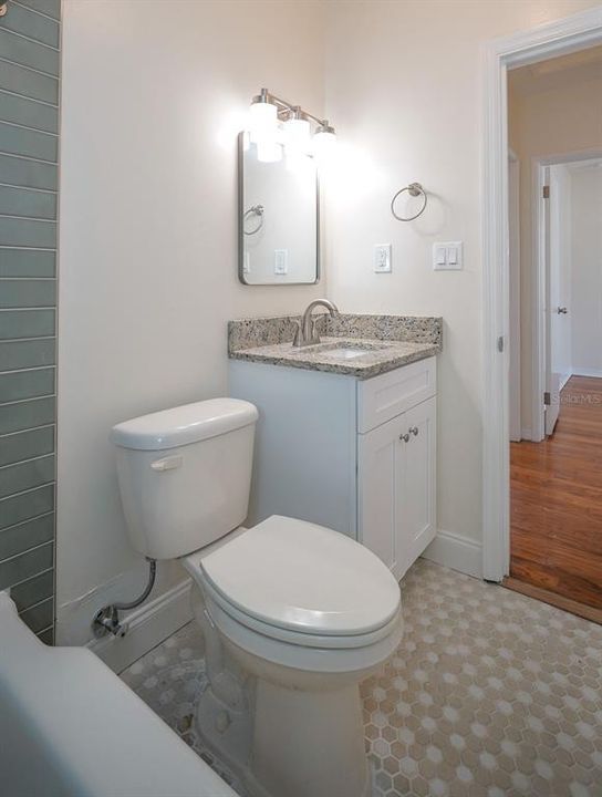 Active With Contract: $3,000 (3 beds, 2 baths, 1224 Square Feet)