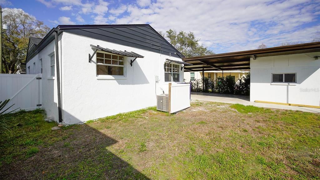 Active With Contract: $3,000 (3 beds, 2 baths, 1224 Square Feet)