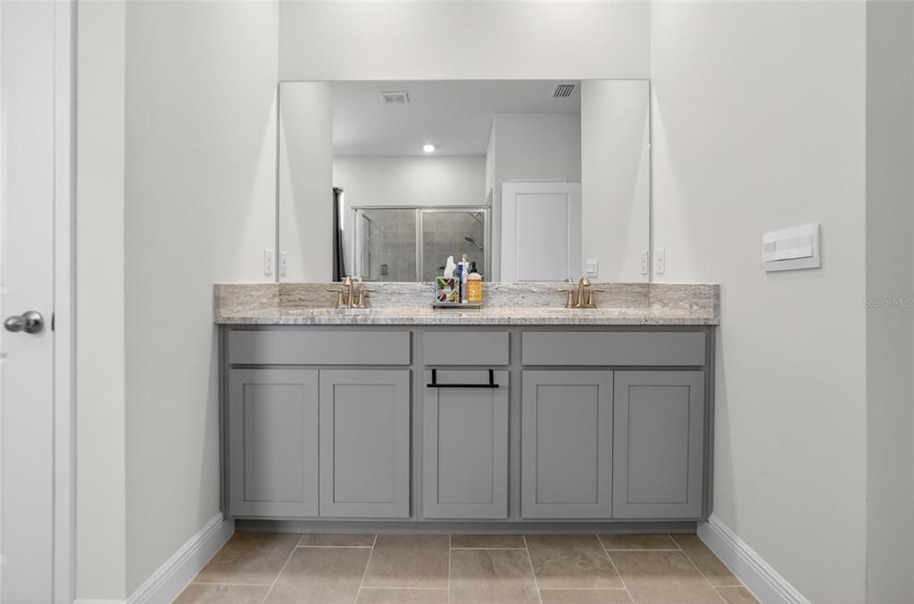 For Rent: $2,999 (3 beds, 2 baths, 2035 Square Feet)