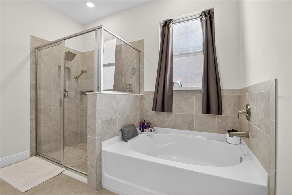 For Rent: $2,999 (3 beds, 2 baths, 2035 Square Feet)