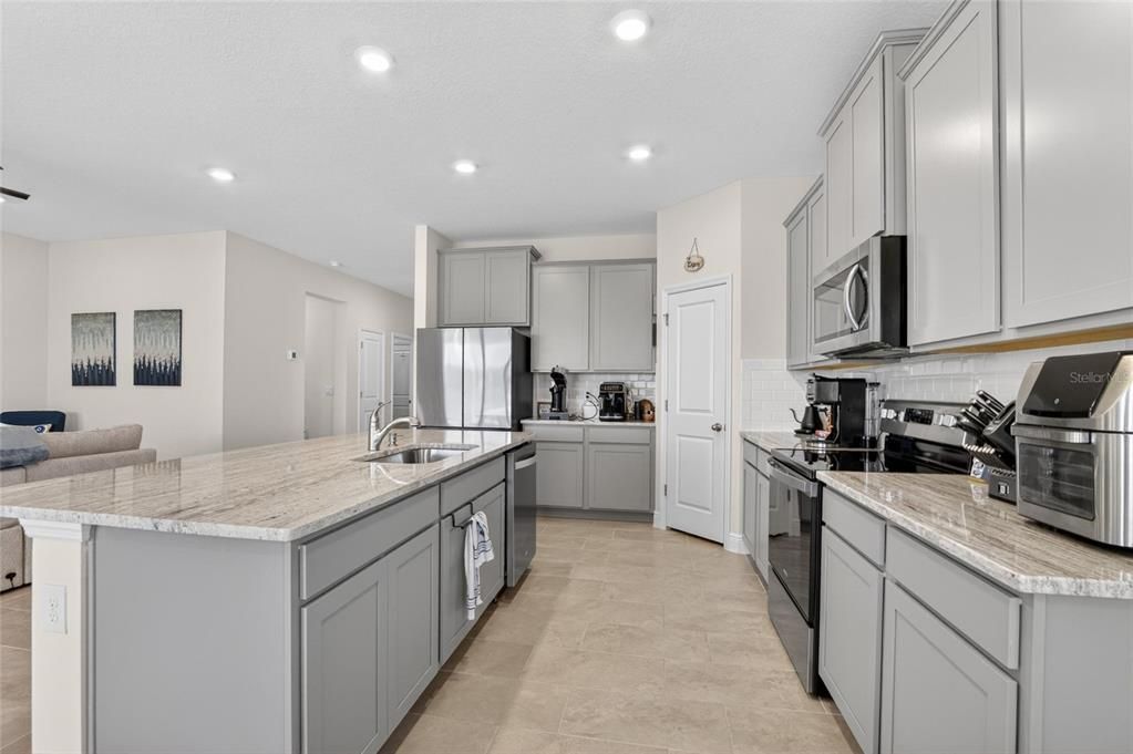 For Rent: $2,999 (3 beds, 2 baths, 2035 Square Feet)