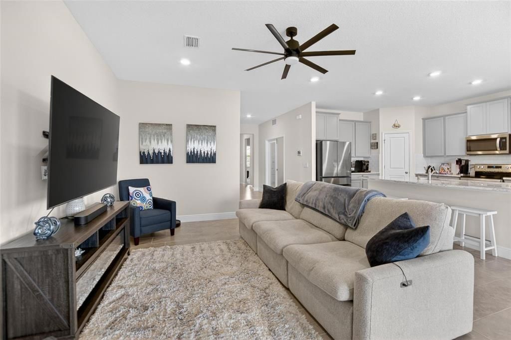 For Rent: $2,999 (3 beds, 2 baths, 2035 Square Feet)