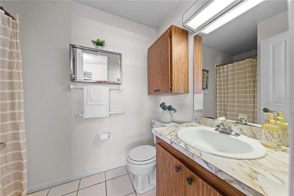 Active With Contract: $320,000 (3 beds, 2 baths, 1450 Square Feet)