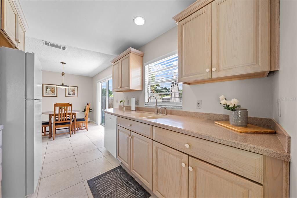Active With Contract: $320,000 (3 beds, 2 baths, 1450 Square Feet)