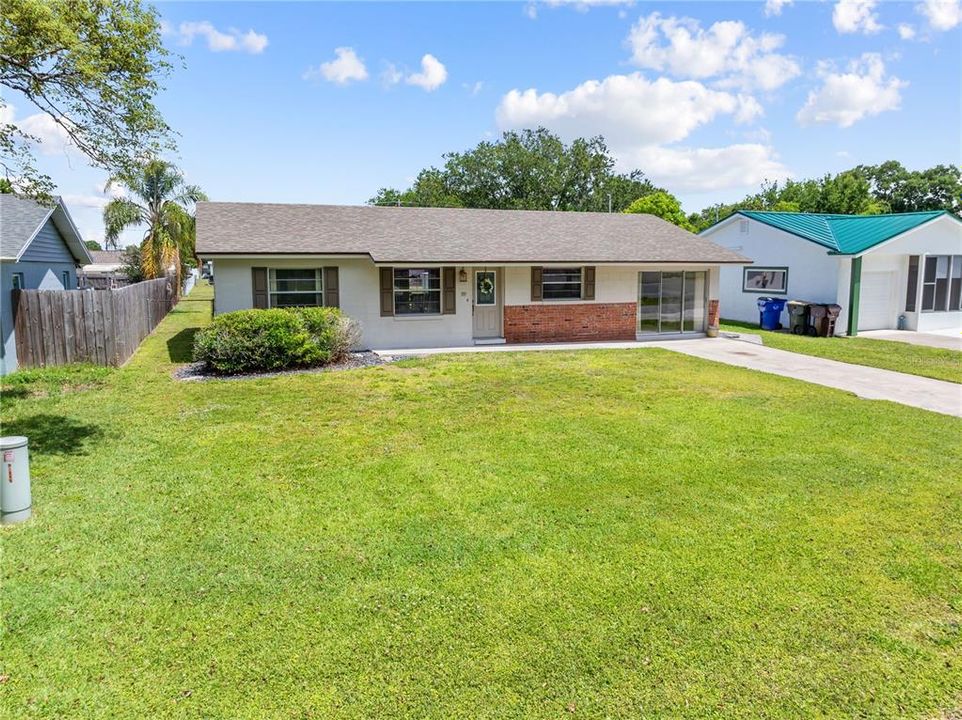 Active With Contract: $320,000 (3 beds, 2 baths, 1450 Square Feet)