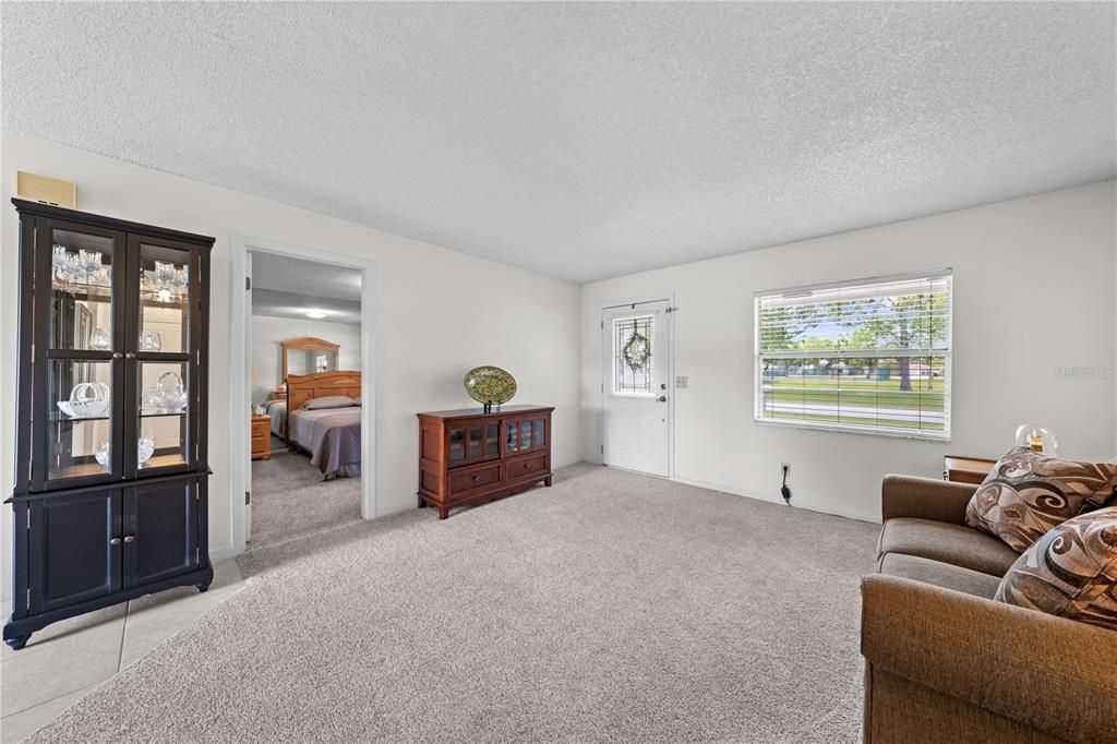 Active With Contract: $320,000 (3 beds, 2 baths, 1450 Square Feet)