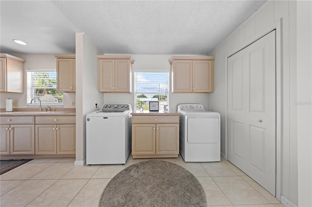 Active With Contract: $320,000 (3 beds, 2 baths, 1450 Square Feet)