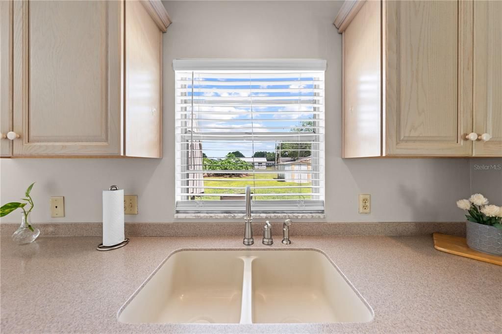 Active With Contract: $320,000 (3 beds, 2 baths, 1450 Square Feet)