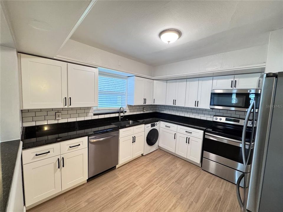For Rent: $1,749 (3 beds, 1 baths, 1100 Square Feet)