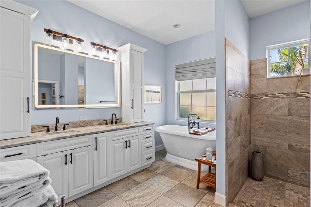 For Sale: $825,000 (4 beds, 3 baths, 2935 Square Feet)