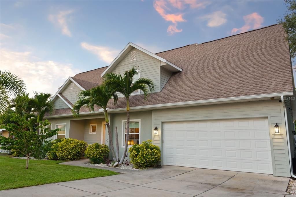 For Sale: $825,000 (4 beds, 3 baths, 2935 Square Feet)