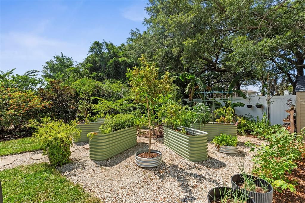 For Sale: $825,000 (4 beds, 3 baths, 2935 Square Feet)