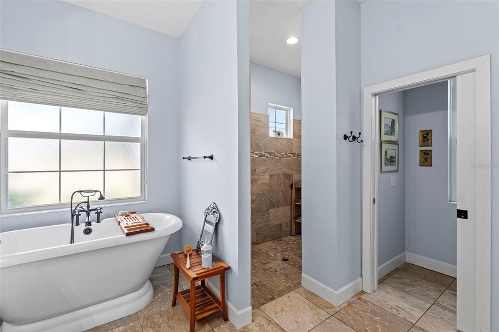 For Sale: $825,000 (4 beds, 3 baths, 2935 Square Feet)