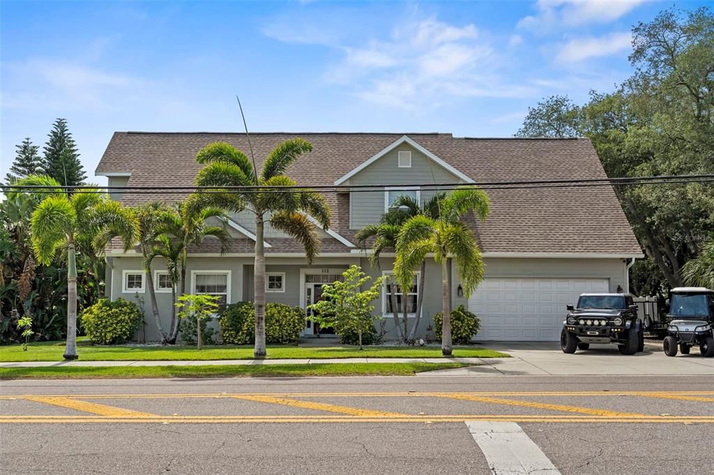 For Sale: $825,000 (4 beds, 3 baths, 2935 Square Feet)