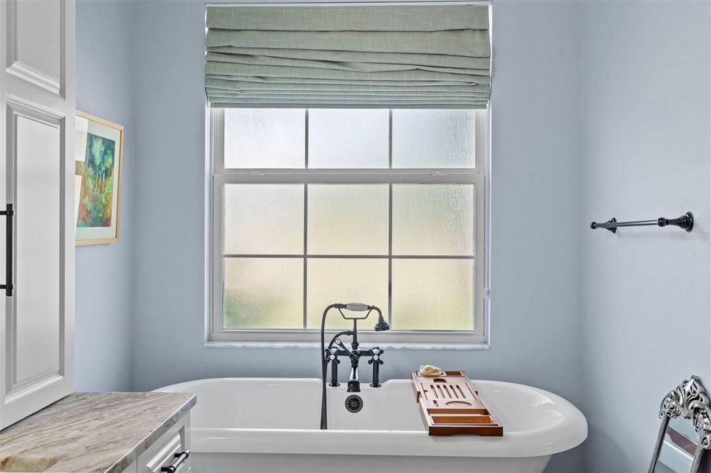 For Sale: $825,000 (4 beds, 3 baths, 2935 Square Feet)