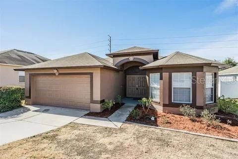 For Sale: $385,000 (3 beds, 2 baths, 1704 Square Feet)