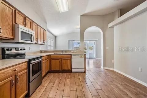 For Sale: $385,000 (3 beds, 2 baths, 1704 Square Feet)