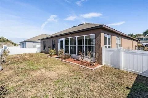 For Sale: $385,000 (3 beds, 2 baths, 1704 Square Feet)