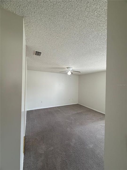 For Rent: $1,600 (2 beds, 1 baths, 924 Square Feet)