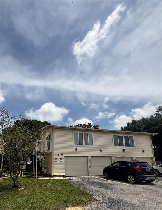 For Rent: $1,600 (2 beds, 1 baths, 924 Square Feet)