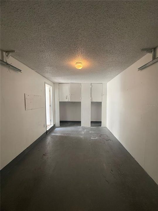 For Rent: $1,600 (2 beds, 1 baths, 924 Square Feet)