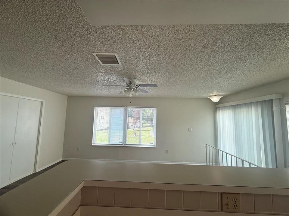 For Rent: $1,600 (2 beds, 1 baths, 924 Square Feet)