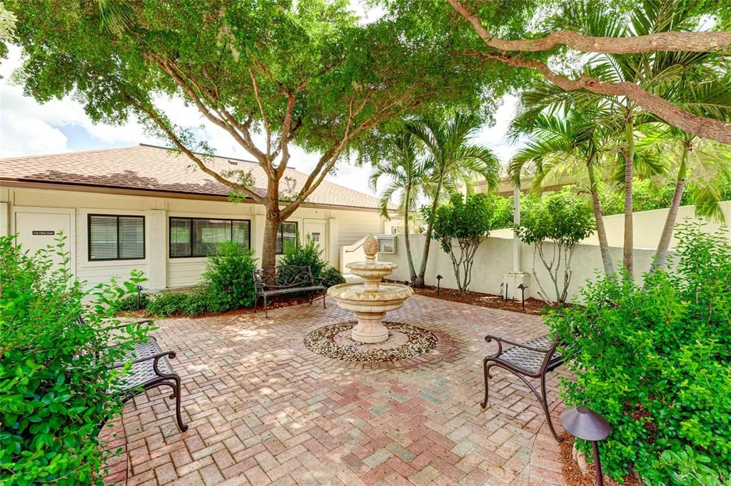 For Sale: $240,000 (2 beds, 2 baths, 1013 Square Feet)