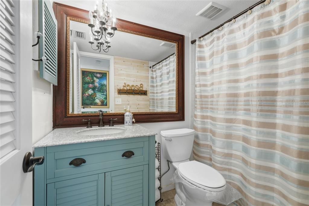 For Sale: $240,000 (2 beds, 2 baths, 1013 Square Feet)