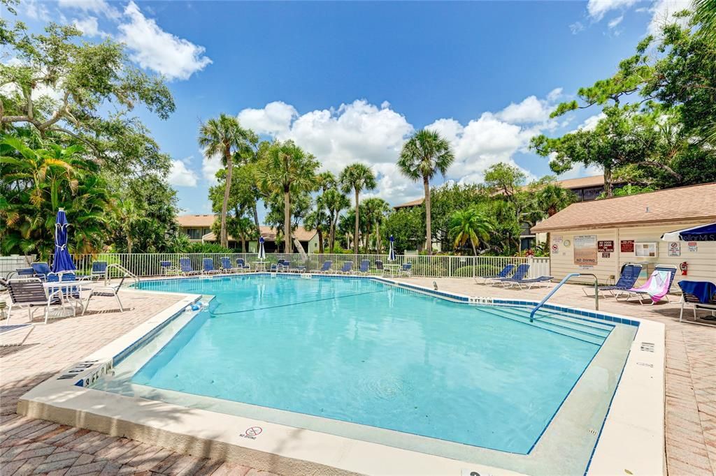 For Sale: $240,000 (2 beds, 2 baths, 1013 Square Feet)