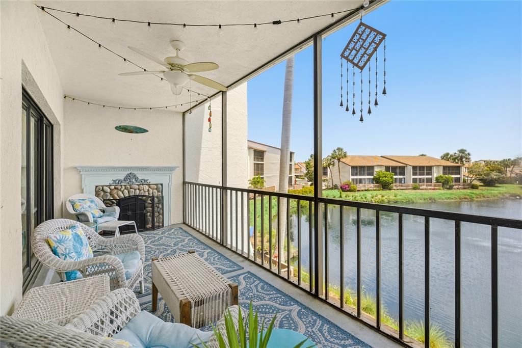 For Sale: $240,000 (2 beds, 2 baths, 1013 Square Feet)