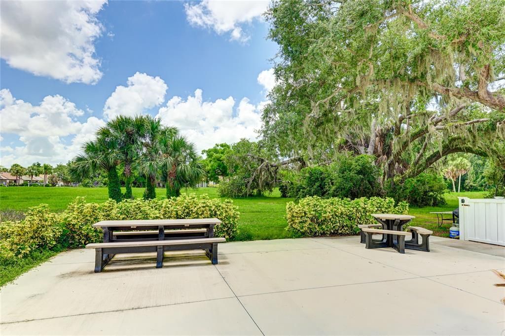 For Sale: $240,000 (2 beds, 2 baths, 1013 Square Feet)