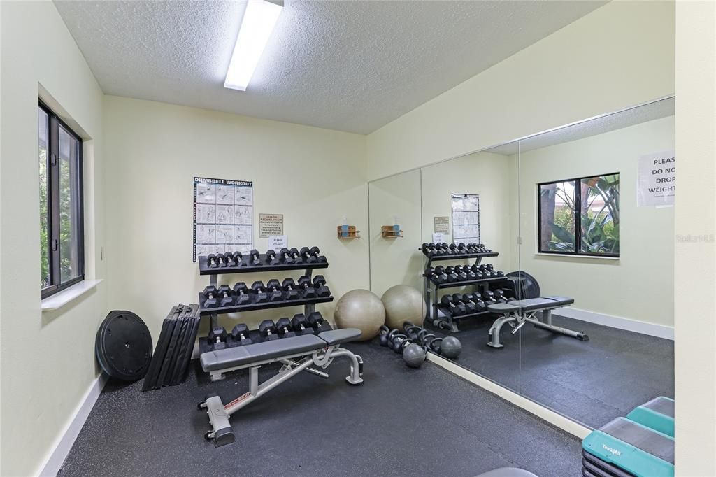 For Sale: $240,000 (2 beds, 2 baths, 1013 Square Feet)
