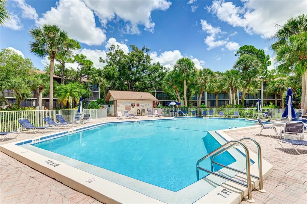 For Sale: $240,000 (2 beds, 2 baths, 1013 Square Feet)
