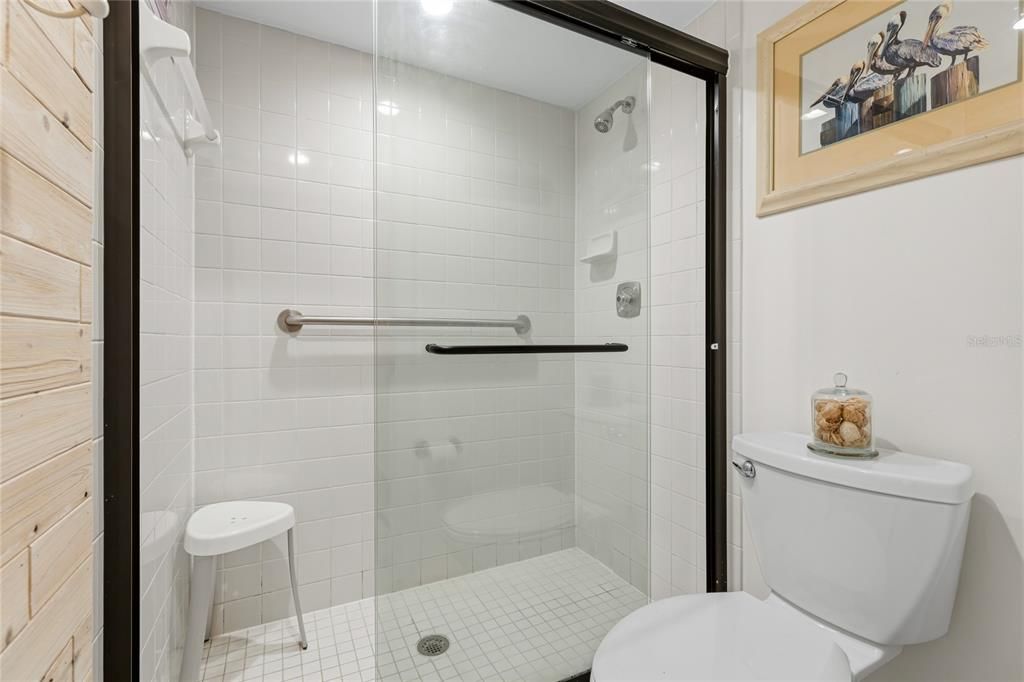 For Sale: $240,000 (2 beds, 2 baths, 1013 Square Feet)