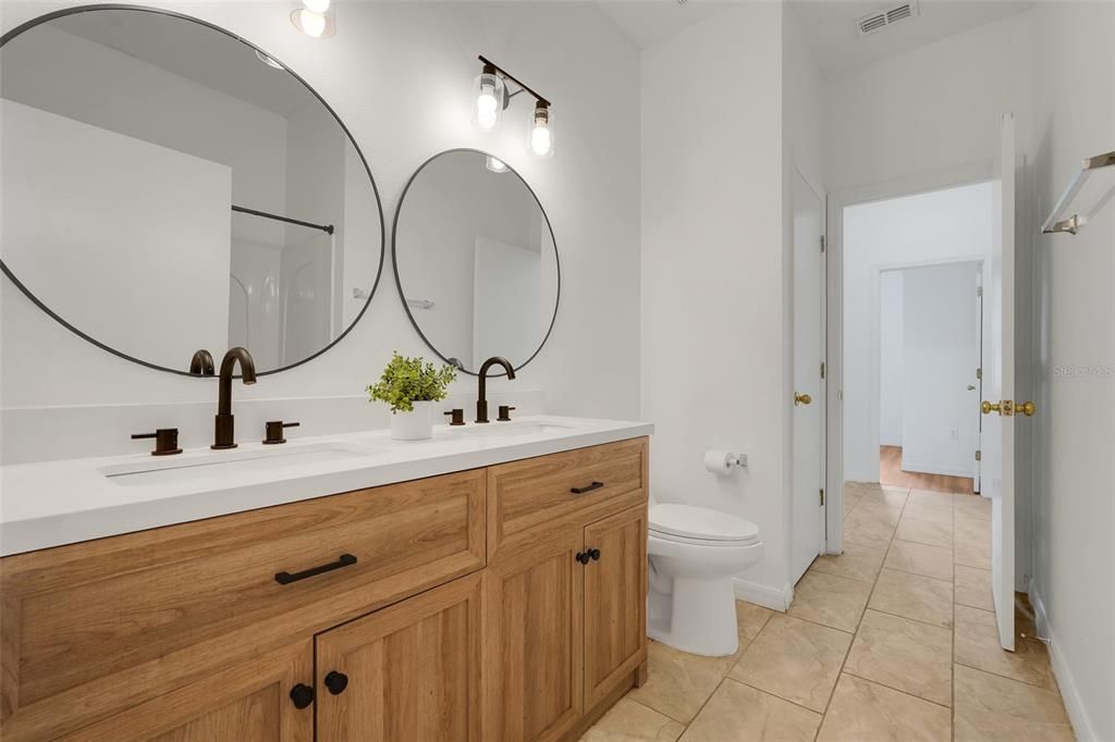 For Sale: $390,000 (4 beds, 2 baths, 1960 Square Feet)